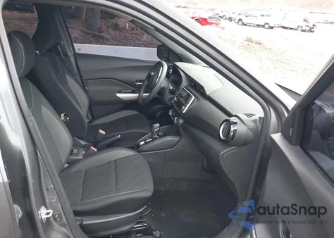 2018 Nissan Kicks Sv z USA, uszkodzony, nr VIN 3N1CP5CU9JL522704